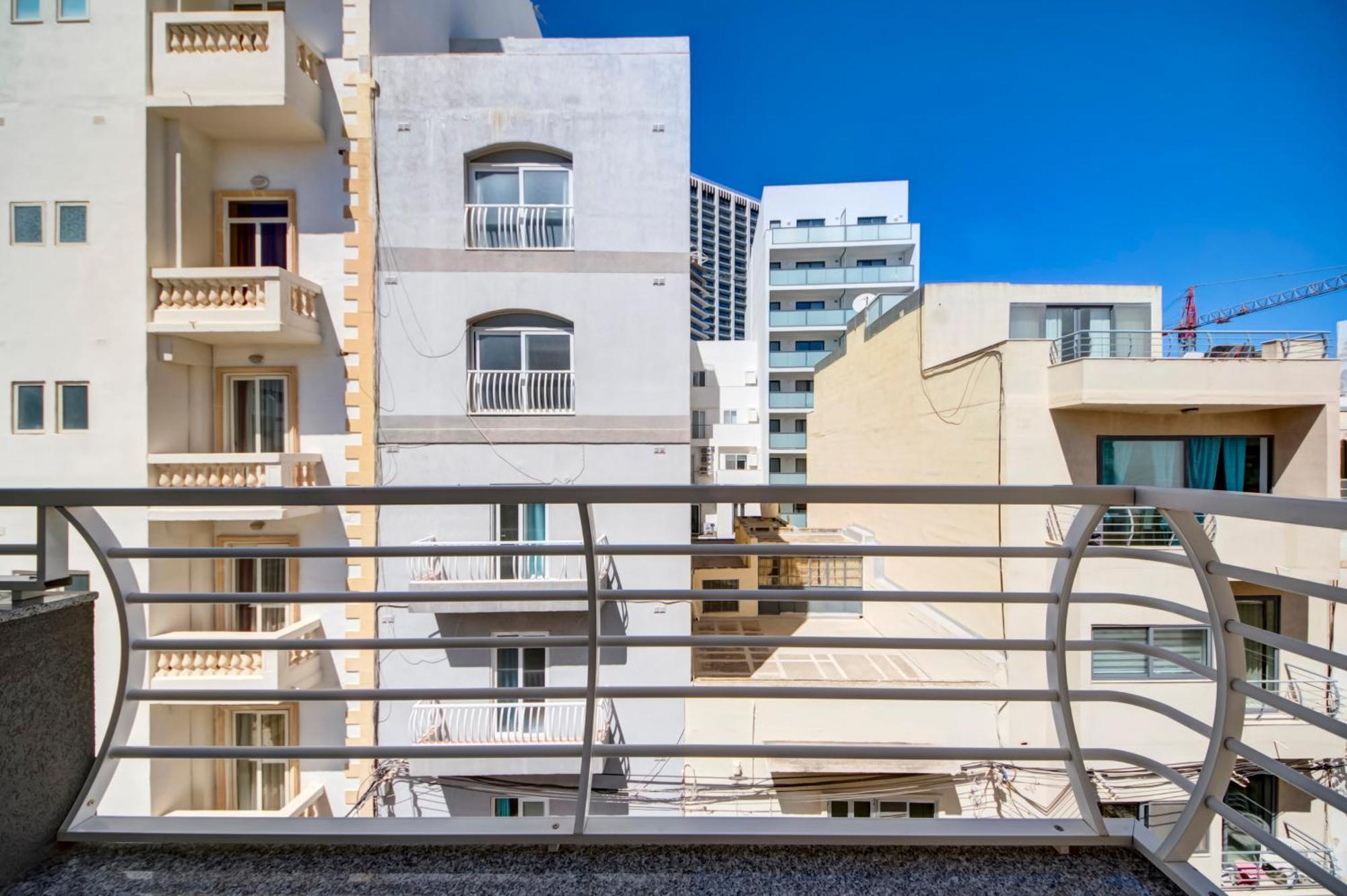 Modern 2Br Apt With Balconies In St Julians, Paceville - Apt 5 By Vaganza San Giuliano Esterno foto